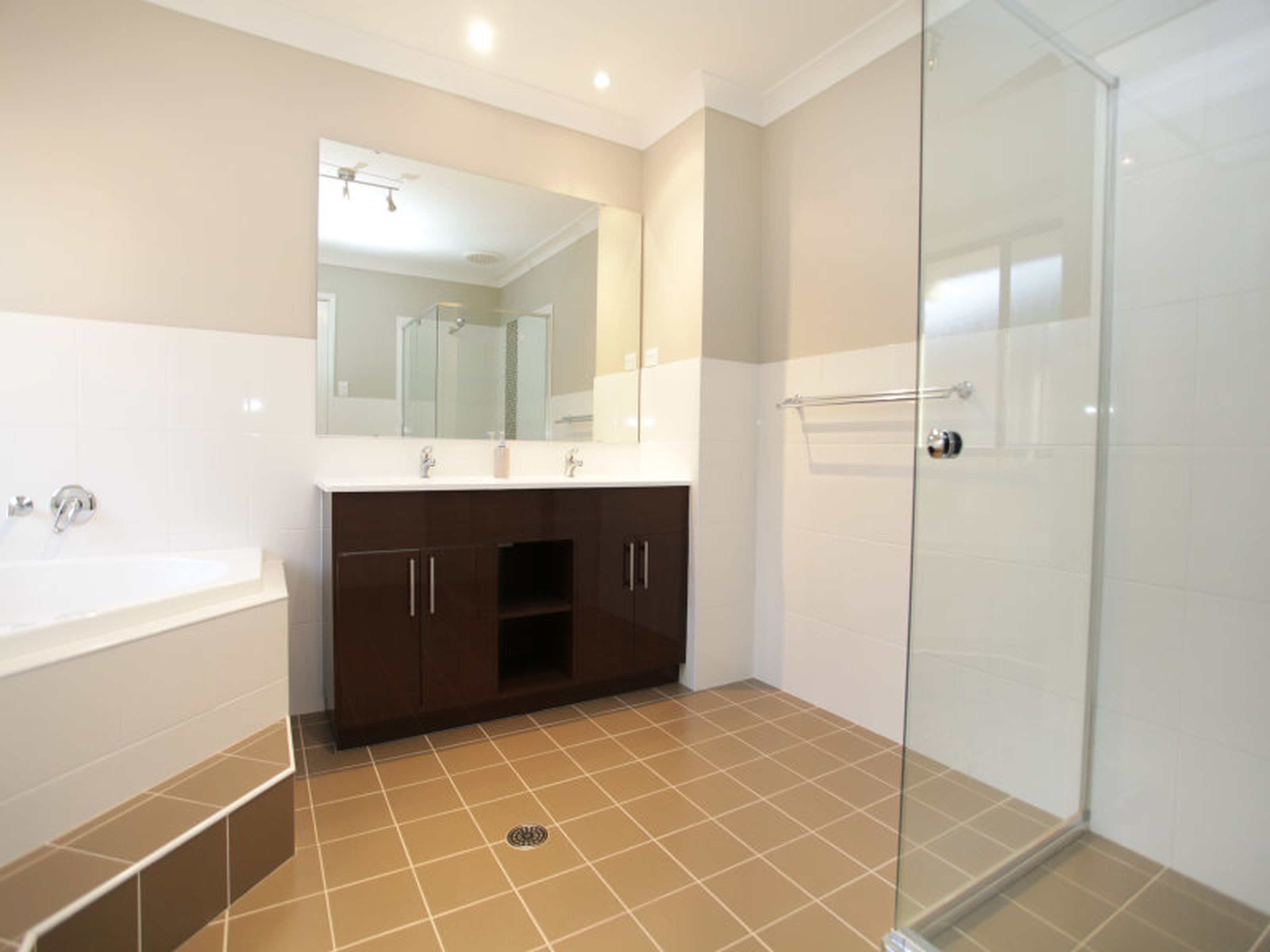 30 Bangalla Parade, GLENMORE PARK