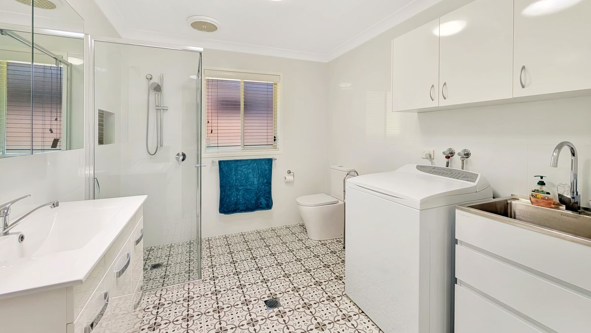 5 Tarourga Place, Dalmeny