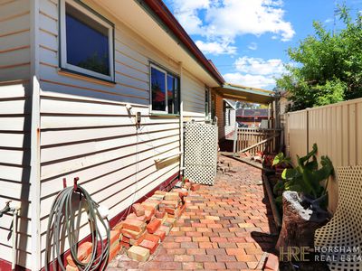 9 Henry Street, Horsham