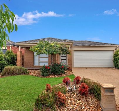 13 Archers Field Drive, Cranbourne East