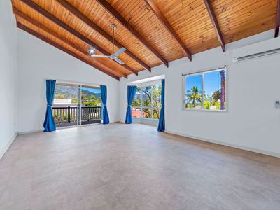 2 / 5 MacArthur Drive, Cannonvale