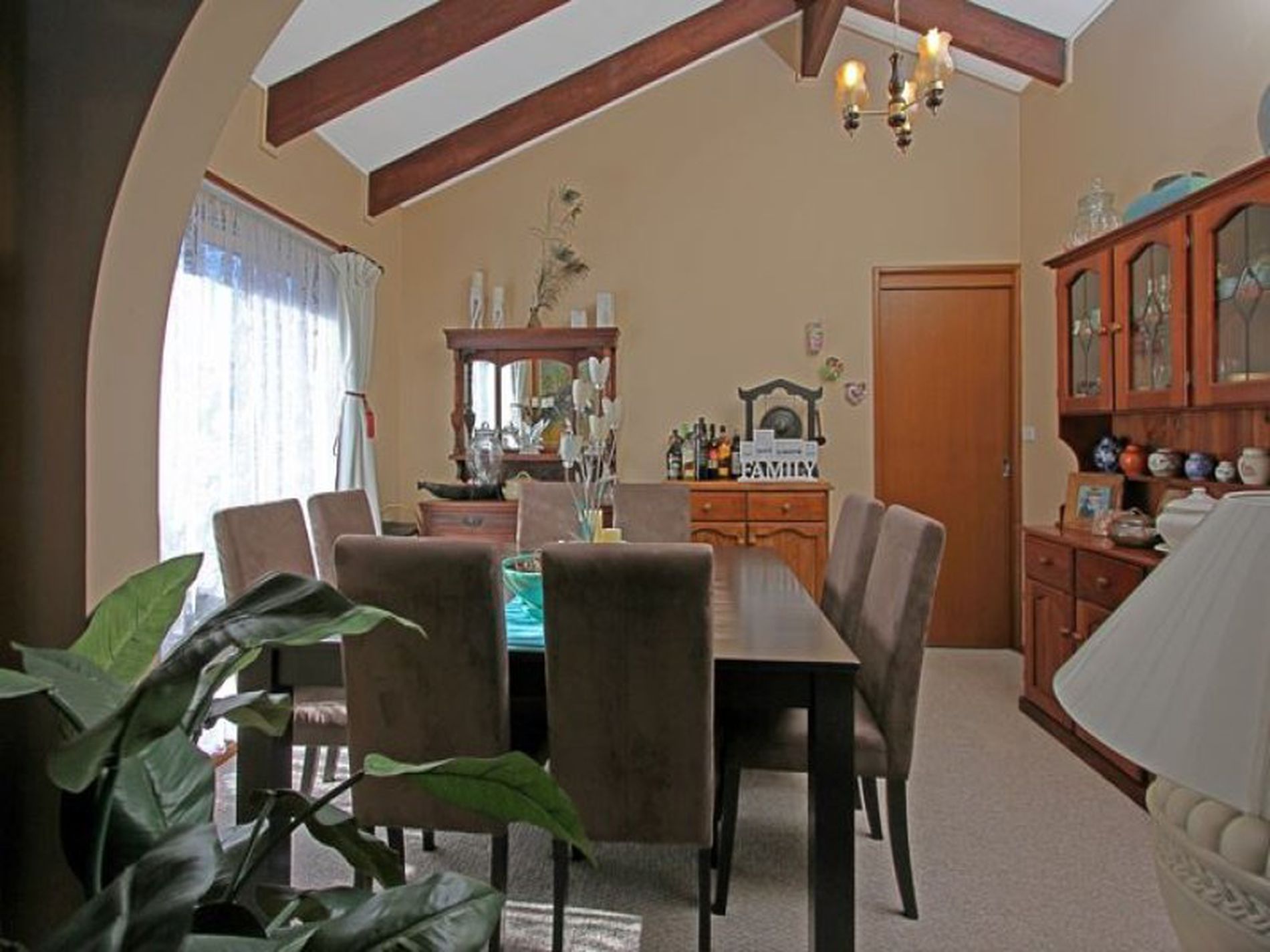 37 Kings Point Drive, Kings Point