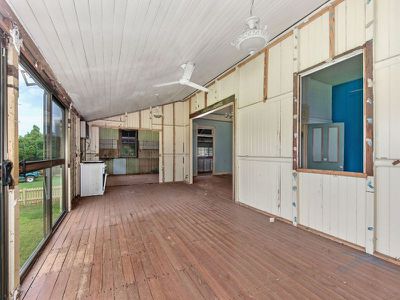 8 Caithness Street, North Booval