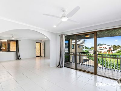 6 / 6 Dayman Street, Urangan