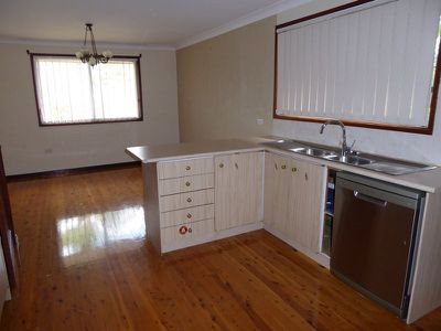 9 Lakewood Crescent, Casula