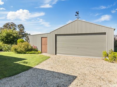1074 Old Tolmie Road, Barwite