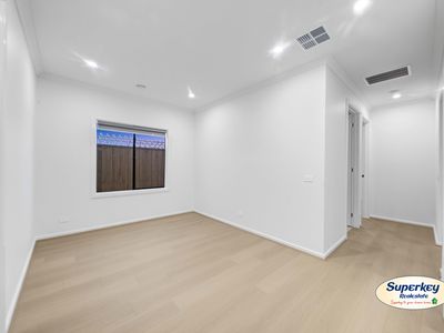 24 Velvet Way, Tarneit