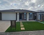 28 Davenport Crescent, Cranbourne West