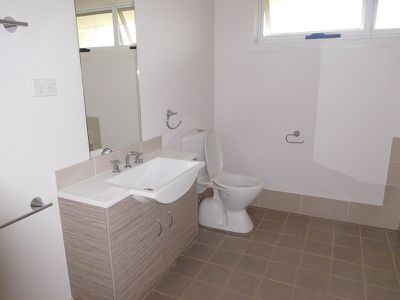 3 Hollyoake Circuit, Bardia