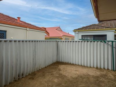Unit 7 / 54 Gnangara Dr, Waikiki