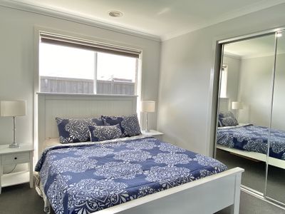 2 Drop Walk, Wyndham Vale