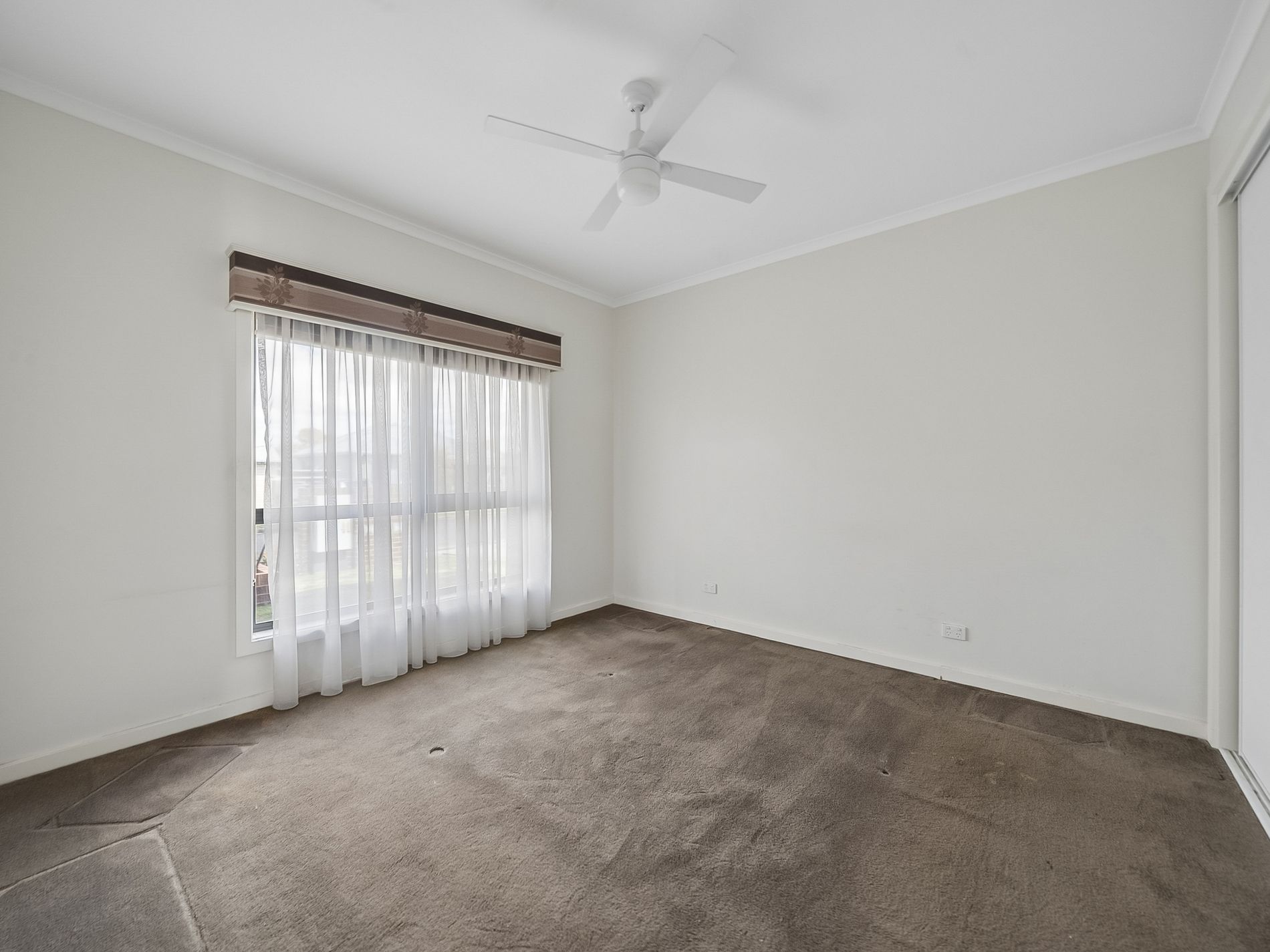 2 / 8 President Street, Seymour