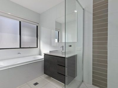 48 Eagle Parade, Rochedale