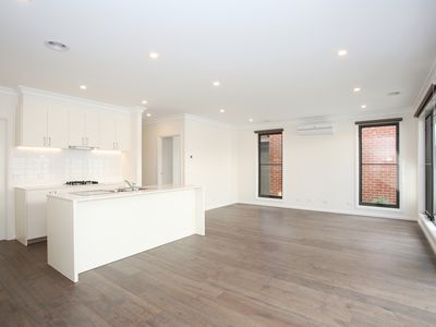 14 COCKATIEL STREET, Narre Warren