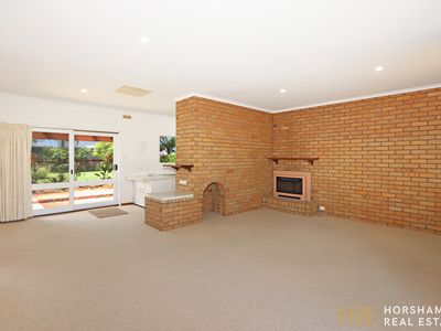 1 Hoskin Court, Horsham