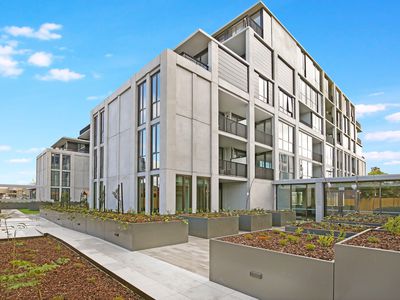 G13A/72 Ascot Vale Road, Flemington