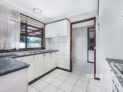 6 Manning Close, Hampton Park