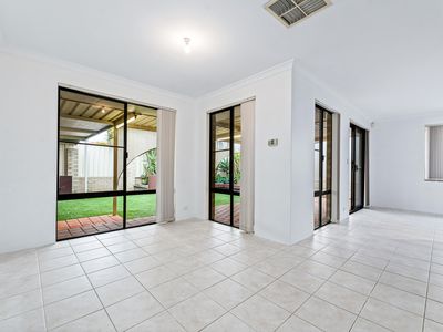 68 Pennlake Drive, Spearwood