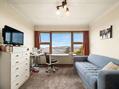 15 Middleton Road, Kew