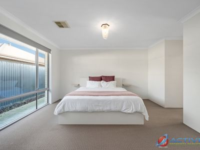 64 Serenity Street, Wellard