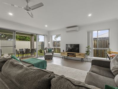 27 Pine Street, Cooroy