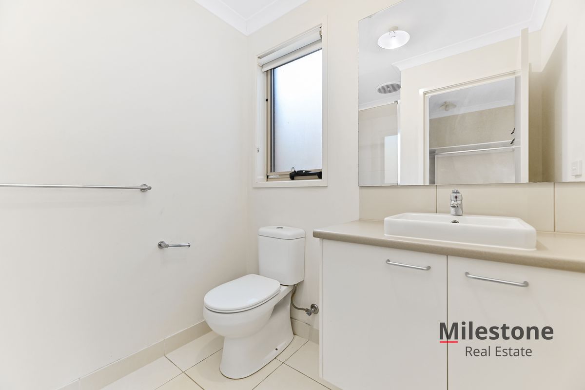 34 Mcallister Drive, Cranbourne East