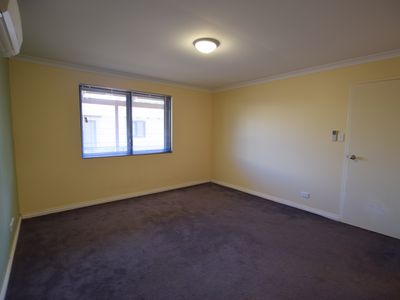 12 / 4 Reynolds Place, South Hedland