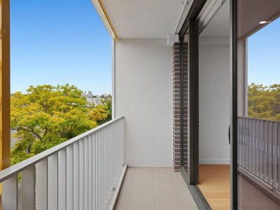 307 / 71 Euston Road, Alexandria