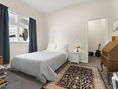 27 Bruce Street, Roslyn