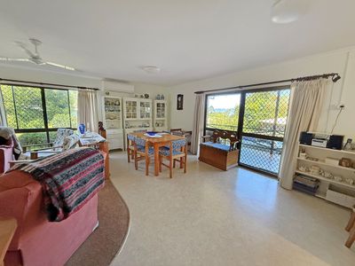 4 CENTENARY DRIVE, Atherton