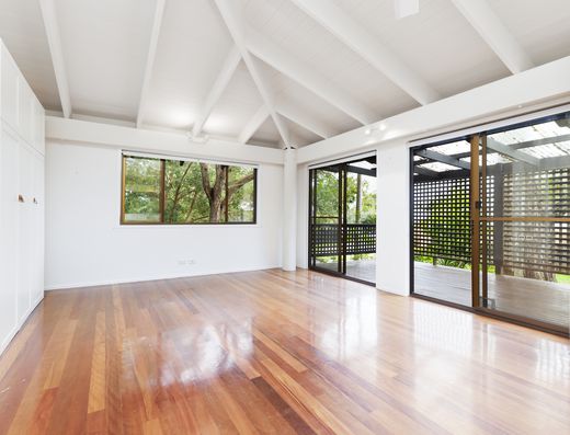 Old Tewantin, river access, shared Jetty, bushland setting! image 2