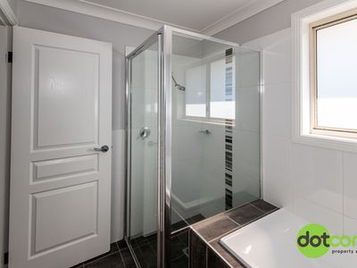 27 Hindmarsh Esplanade, Dubbo