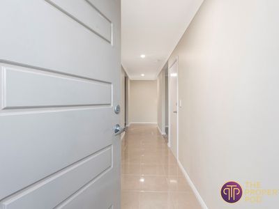 39 Sellafield Bend, Waikiki