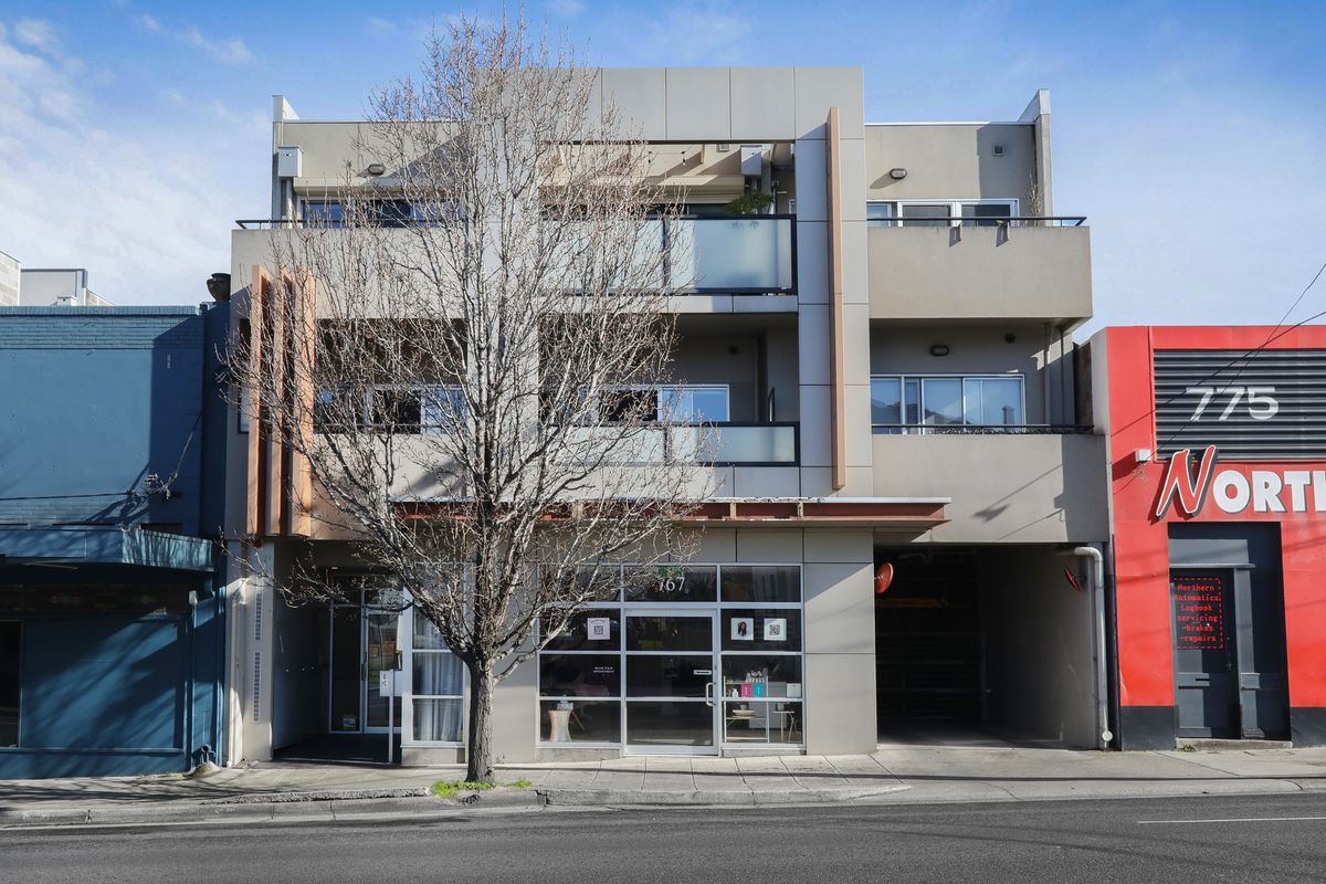 Townhouse Feel, You Be The Judge! Plus Massive Outdoor Balcony
