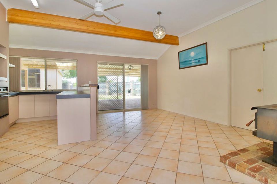 12 Mast Court , Waikiki