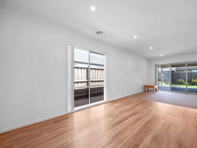 27 Rosewater Street, Manor Lakes