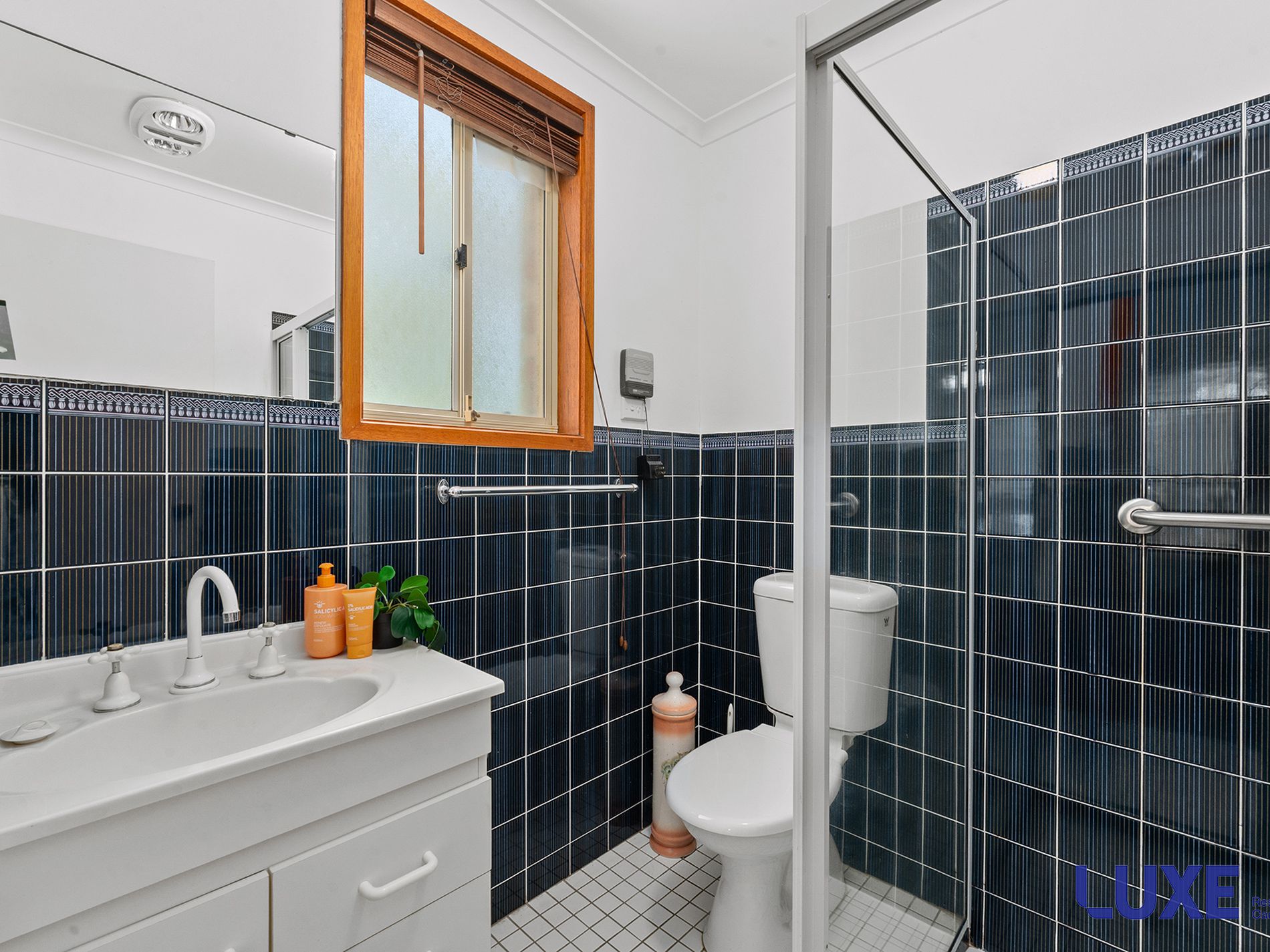 16 Gratton Place , Isaacs