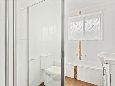 16 Gordon Avenue, Oak Flats