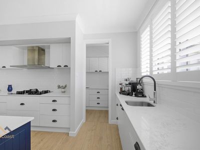 84 Coastal View Drive, Tallwoods Village