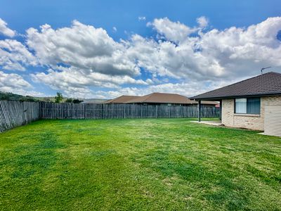 25 Blaxland Court, Laidley North