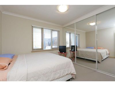 3 / 84 Lockhart Street, Como