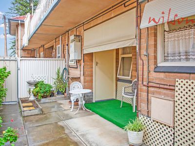 4 / 4 Dunbar Terrace, Glenelg East