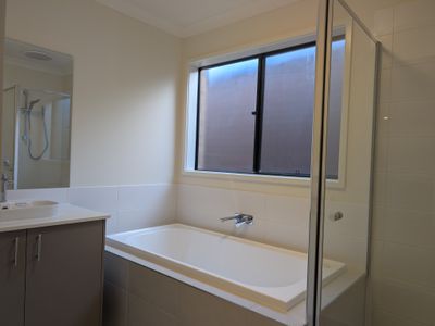 8 Paley Circuit, Mount Duneed