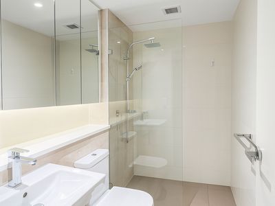 C713 / 18 Footbridge Boulevard, Wentworth Point