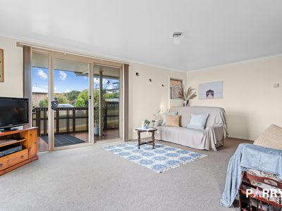 1 / 1 Alan Lade Place, Bridport