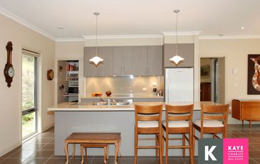 2 Brennan Avenue, Beaconsfield Upper