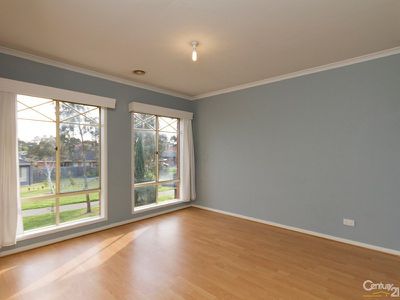 13 Wattlebird Court, Narre Warren