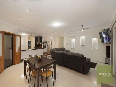 30 Shoalmarra Drive, Mount Low