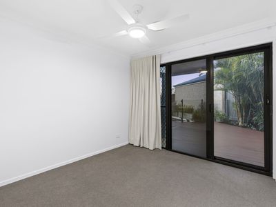 13 Cliff Close, Wakerley