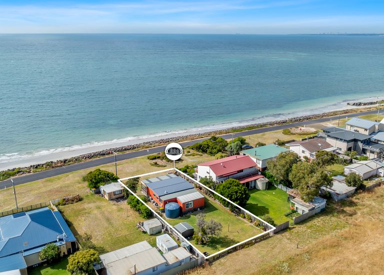 17 Beach Road, Portland